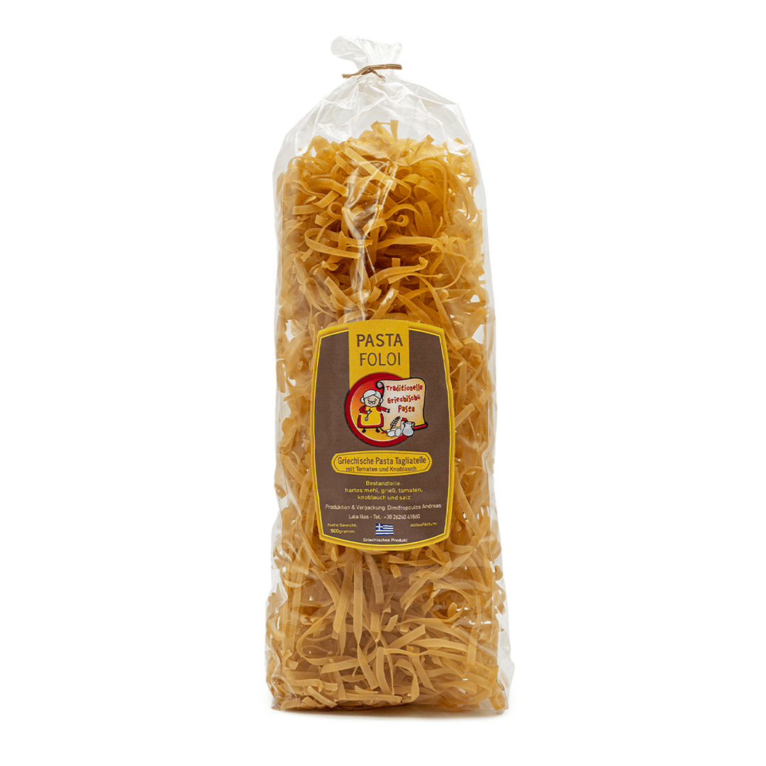 Pasta Foloi Tagliatelle mit Tomaten und Knoblauch